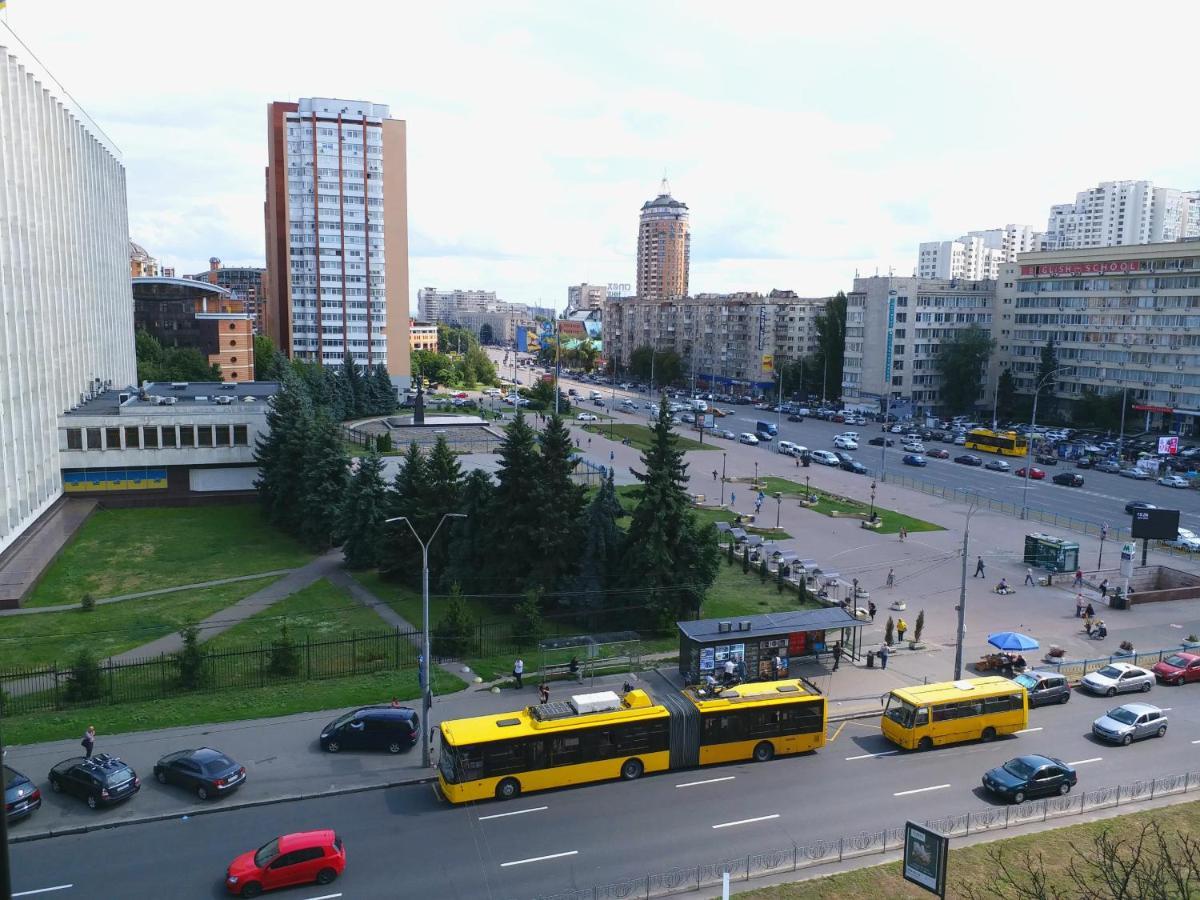 Отдельная Комната С Балконом В Апартаментах, Возле М Печерская Kyiv Exterior photo